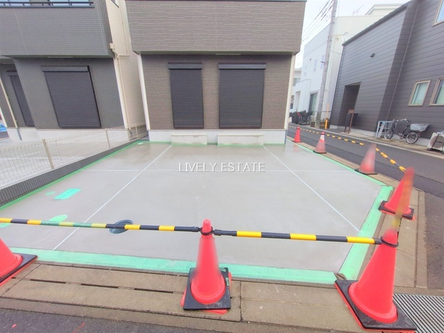 草加市長栄1丁目 新築分譲住宅 全9棟 I号棟の駐車場