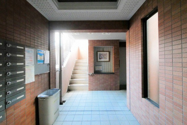 プレサンスフジのロビー