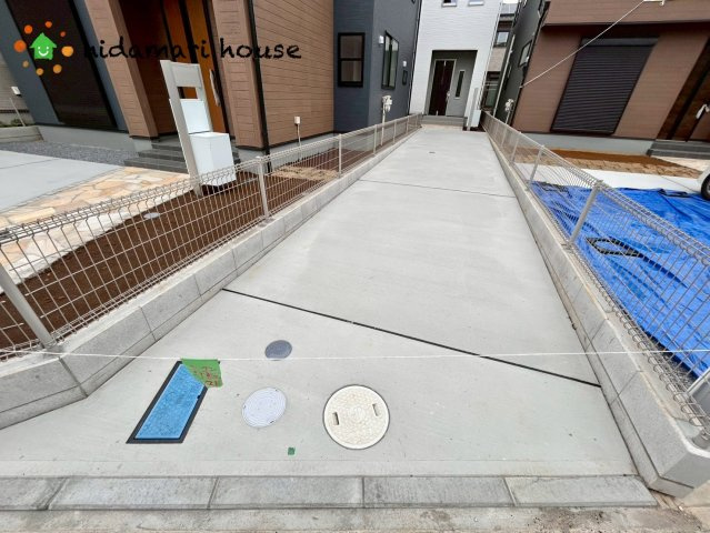 見沼区大谷第4　新築戸建　リーブル02の駐車場
