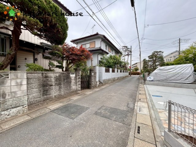 見沼区大谷第4　新築戸建　リーブル02の前面道路含む現地写真