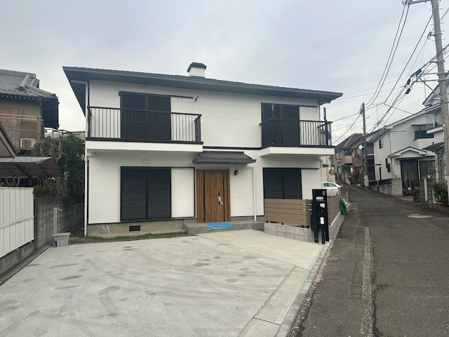 【間接照明のオシャレnaリビング】保土ケ谷区東川島町中古戸建リノベーションの外観|外観もきれいです