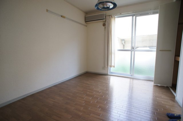 プレジール筒井の居間・リビング