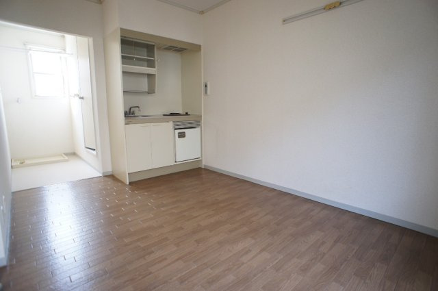 プレジール筒井の居間・リビング