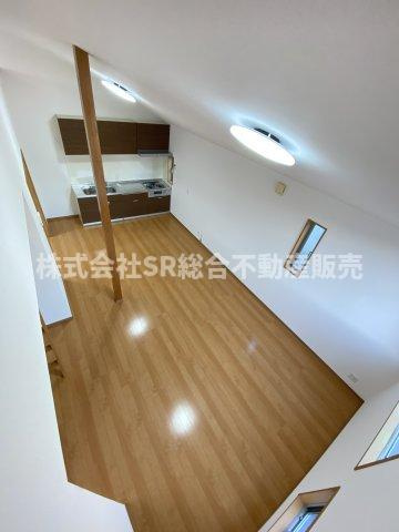 松原2丁目中古戸建の居間・リビング|ロフトから見たリビングです。