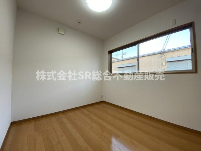 松原2丁目中古戸建の寝室|使い勝手のいい寝室です