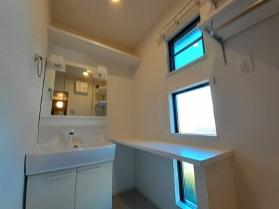 【独立洗面台】 | イリオス | 洗髪洗面化粧台