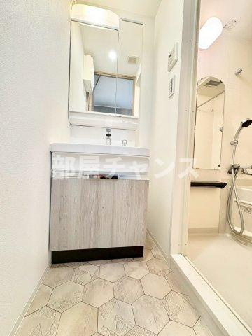ディアレイシャス矢場町の独立洗面台