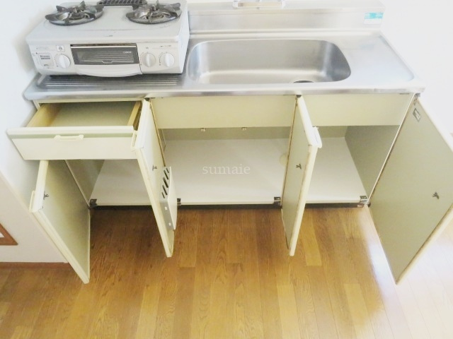 リバーハイツ大澤のキッチン|キッチン下部の収納です！