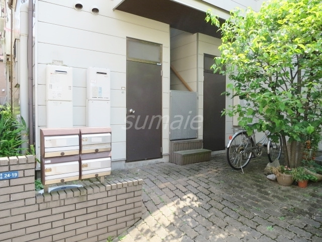 リバーハイツ大澤のエントランス|入り口部分はこの様になっております！！