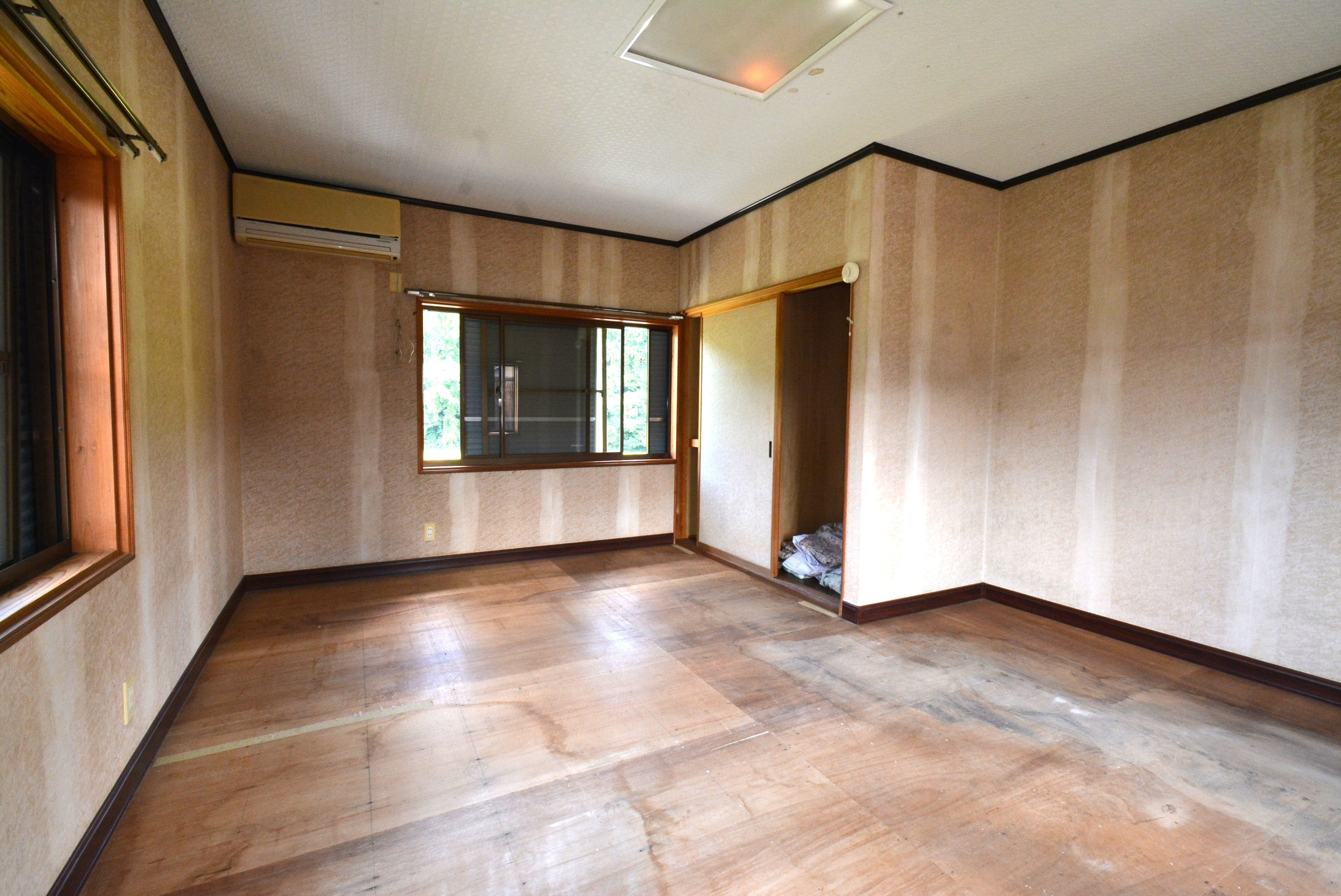 丹波市氷上町大谷の中古一戸建の洋室|離れ2階約9帖