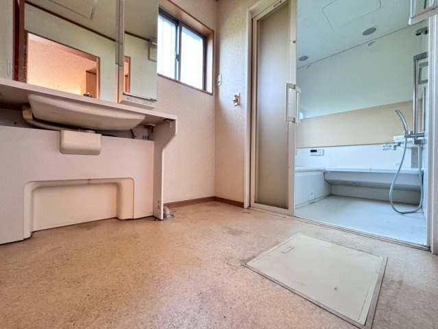 野田市上花輪　中古戸建の脱衣所