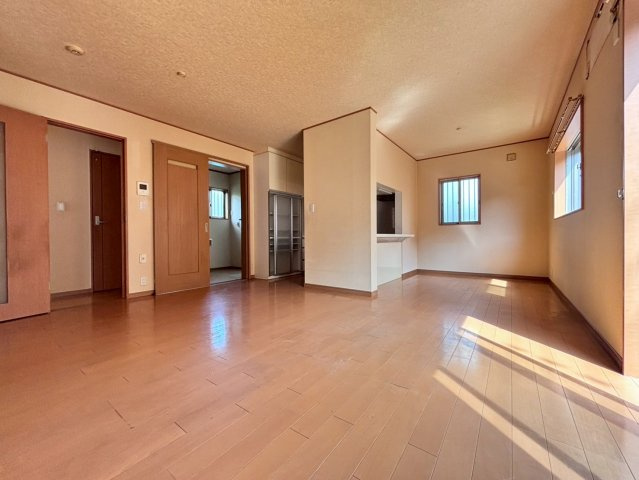 野田市上花輪　中古戸建の居間・リビング