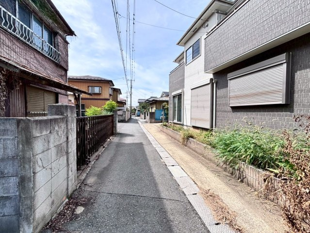 野田市上花輪　中古戸建の前面道路含む現地写真