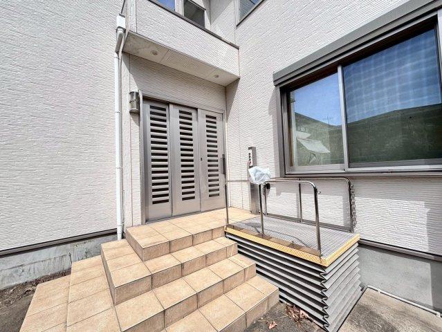 野田市上花輪　中古戸建の玄関