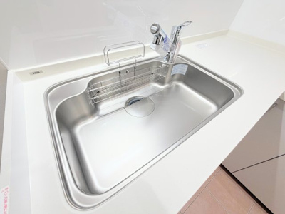 【キッチン】 | ニューライフマンション大倉山 | ◆広々したキッチンシンク。洗い物が多い時にも快適にご利用いただけます。