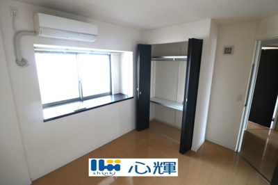 【洋室】 | ポレスターブロードシティ若松町13階・カド部屋 | エアコン1台あり