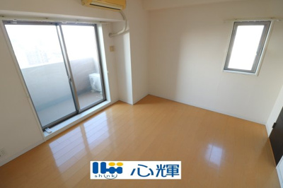 【洋室】 | ポレスターブロードシティ若松町13階・カド部屋 | エアコン1台あり