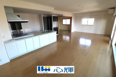 【居間・リビング】 | ポレスターブロードシティ若松町13階・カド部屋