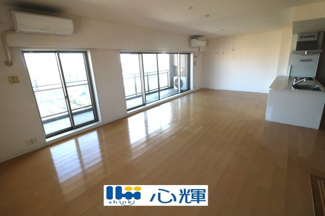 【居間・リビング】 | ポレスターブロードシティ若松町13階・カド部屋