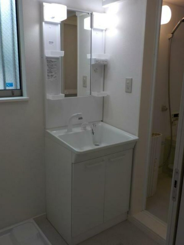 アズール若宮C棟の独立洗面台