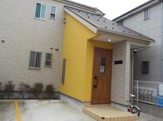 アズール若宮C棟のエントランス