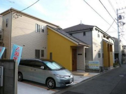 アズール若宮C棟の外観