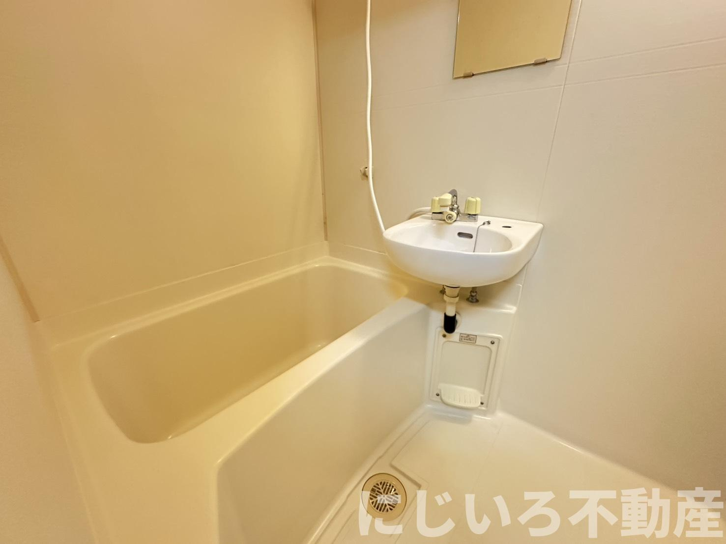 ヴィラージュドシャルマンの浴室