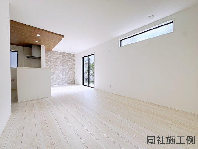 新築建売・新築戸建て　深谷市上野台2期　GRAFARE　全2棟の居間・リビング|同社施工例