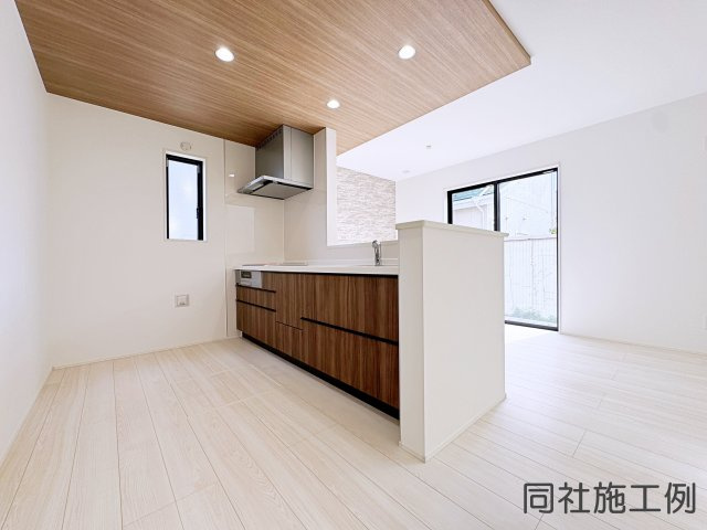 新築建売・新築戸建て　深谷市上野台2期　GRAFARE　全2棟のキッチン|同社施工例