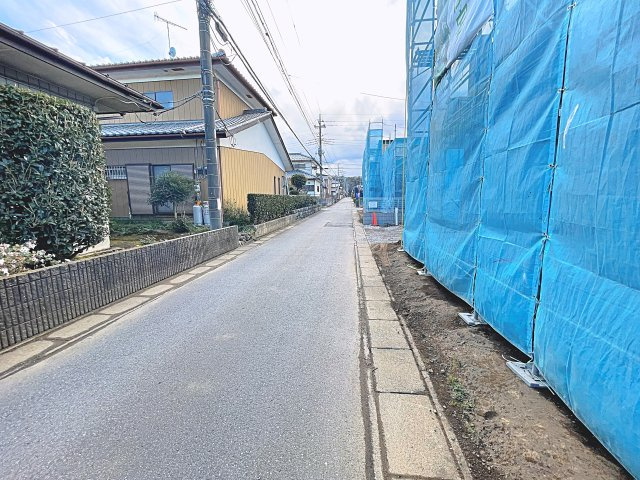 新築建売・新築戸建て　深谷市上野台2期　GRAFARE　全2棟の前面道路含む現地写真