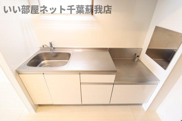 セジュールホンダ Ｃのキッチン|コンパクトなキッチンで掃除もラクラク