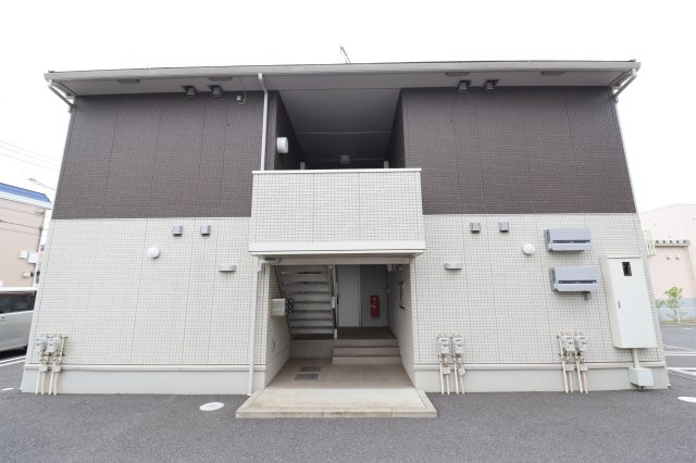 セジュールホンダ Ｃのエントランス|ゆとりのあるエントランスです