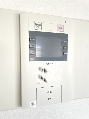 ライオンズマンション京橋川の防犯設備|モニター付きインターホンです。