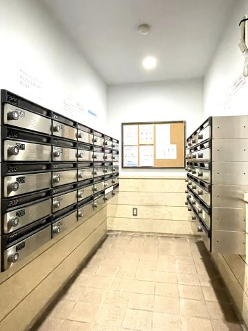 ライオンズマンション京橋川のその他共用部分|1階集合郵便受です。