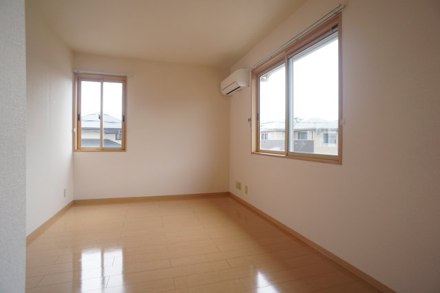 ハイツメビウスＢ棟の洋室