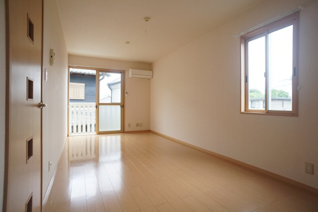 ハイツメビウスＢ棟の居間・リビング