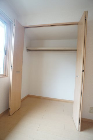 ハイツメビウスＢ棟の居間・リビング