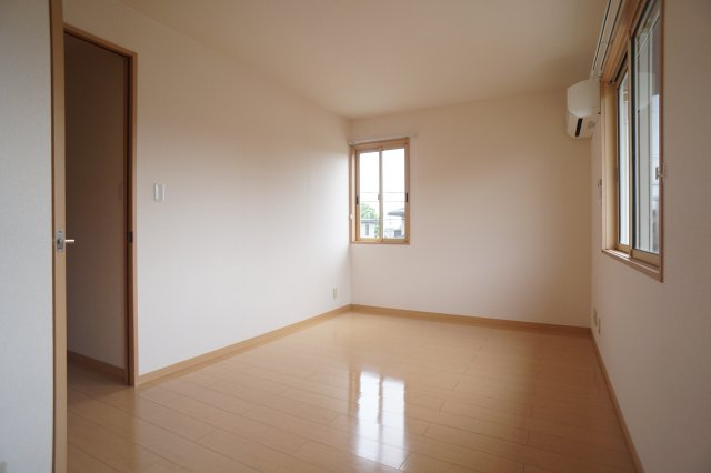 ハイツメビウスＢ棟の居間・リビング