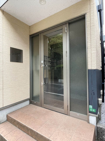ルクール氷川台のエントランス
