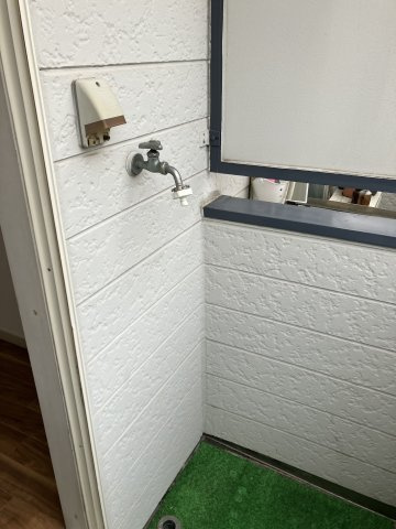 レオパレス千駄木B棟のバルコニー