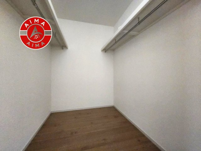福岡市南区花畑1丁目第3-3棟（2号棟）の収納|洋服や大きな荷物が多い方や人数の多いご家族などは、一般的なクローゼットよりもウォークインクローゼットのほうが使い勝手が良いです。