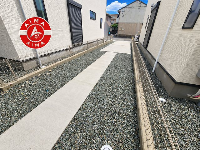 福岡市南区花畑1丁目第3-3棟（2号棟）の駐車場|広々した駐車場になります。3台並列駐車となります。
