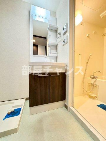 ライジングコート名古屋駅南の独立洗面台