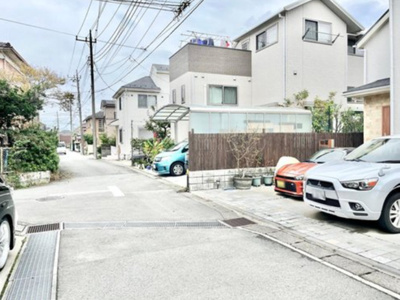 【前面道路含む現地写真】 | 瀬谷区南瀬谷1丁目〈新築戸建〉敷地面積約50坪！カースペース2台！