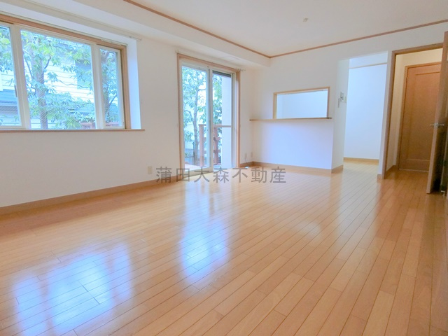 南雪谷ガーデンの居間・リビング|LDK16.4帖