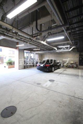 ライオンズプラザ横浜大通り公園の駐車場