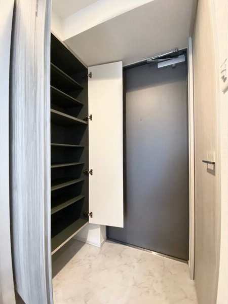 S-RESIDENCE熱田の玄関