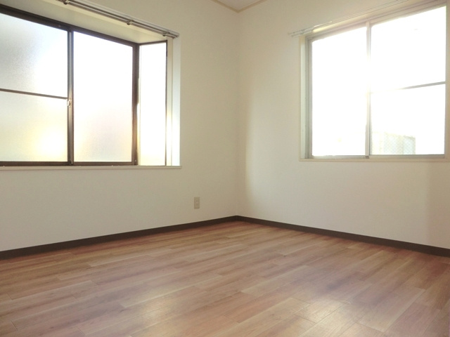 ゴールドマンション小熊ＰＡＲＴ１の洋室|★東側・洋室５．２帖の画像です★