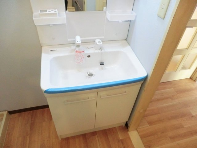 ゴールドマンション小熊ＰＡＲＴ１の独立洗面台|★シャワードレッサー型の洗面台★