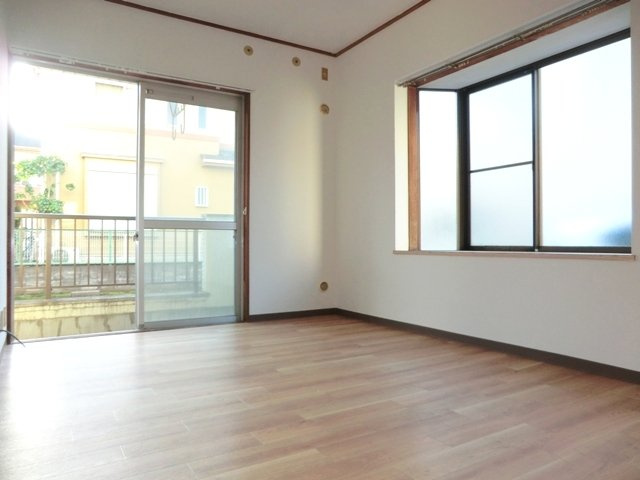 ゴールドマンション小熊ＰＡＲＴ１の洋室|★２面採光＆出窓付き！洋室６帖の画像です★